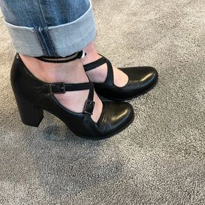 The most comfy Mary Janes! Clarks = Comfort!